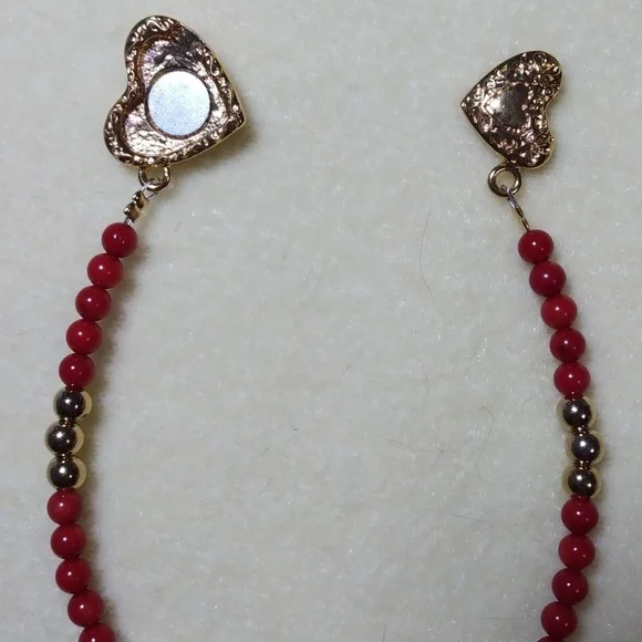 Hand crafted Red Bamboo Coral bracelet with magnetic ♥️ clasp - Picture 2 of 3